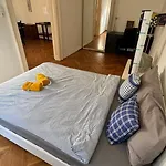 Weiner Central Apartment
